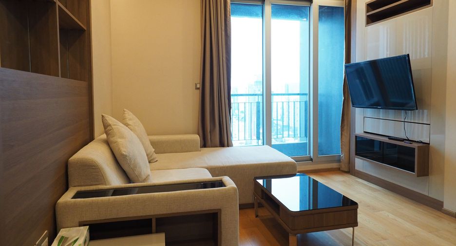 À louer 2 chambres condo à Watthana, Bangkok