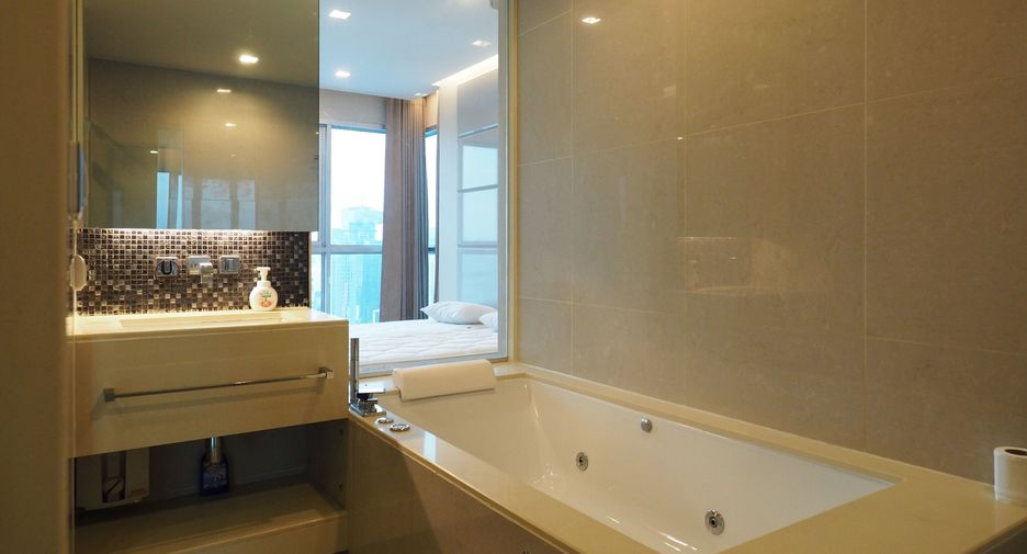 À louer 2 chambres condo à Watthana, Bangkok