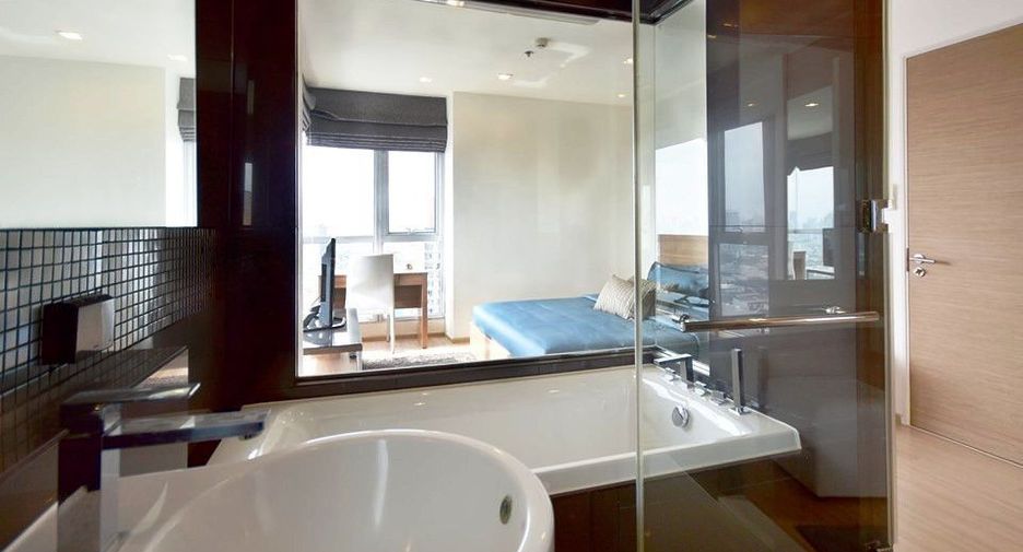 For sale 2 bedrooms condo in Phra Khanong, Bangkok