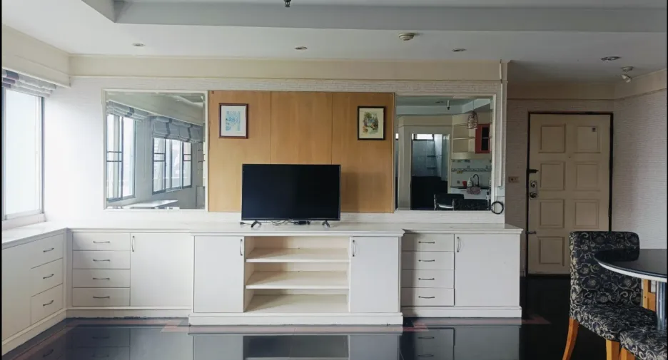 For rent 1 bed condo in Watthana, Bangkok