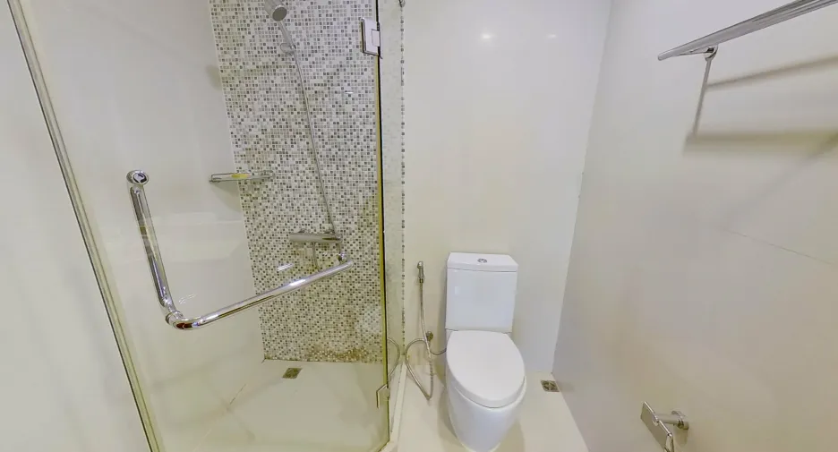 For rent 2 bedrooms condo in Pathum Wan, Bangkok