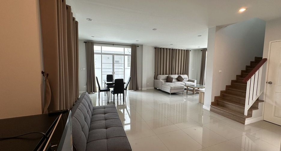 For rent 3 bedrooms house in San Kamphaeng, Chiang Mai
