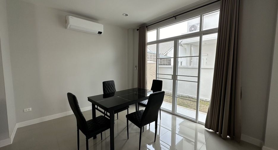 For rent 3 bedrooms house in San Kamphaeng, Chiang Mai