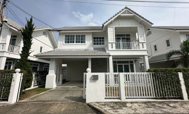 For rent 3 bedrooms house in San Kamphaeng, Chiang Mai
