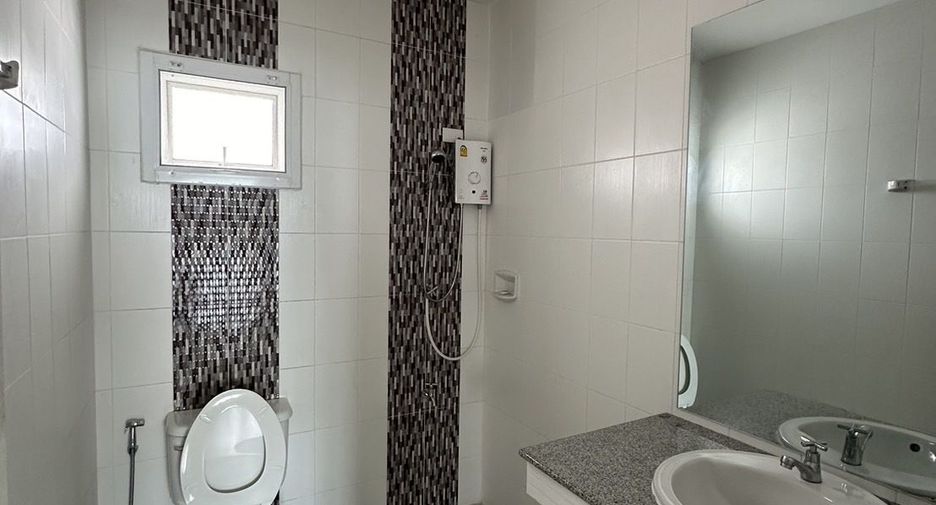 For rent 3 bedrooms house in San Kamphaeng, Chiang Mai