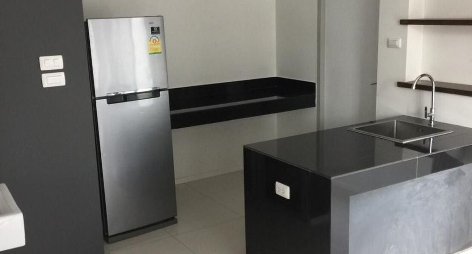 For sale 3 bedrooms townhouse in Hang Dong, Chiang Mai