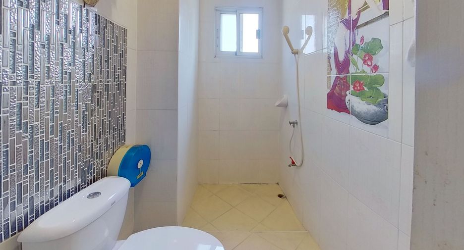 For sale 5 bedrooms townhouse in Mueang Chiang Mai, Chiang Mai