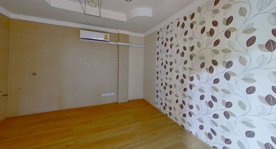 For sale 5 bedrooms townhouse in Mueang Chiang Mai, Chiang Mai