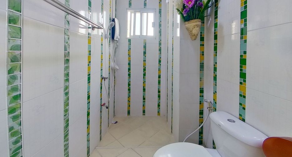 For sale 5 bedrooms townhouse in Mueang Chiang Mai, Chiang Mai