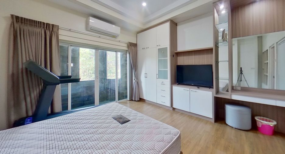 For sale 5 bedrooms townhouse in Mueang Chiang Mai, Chiang Mai