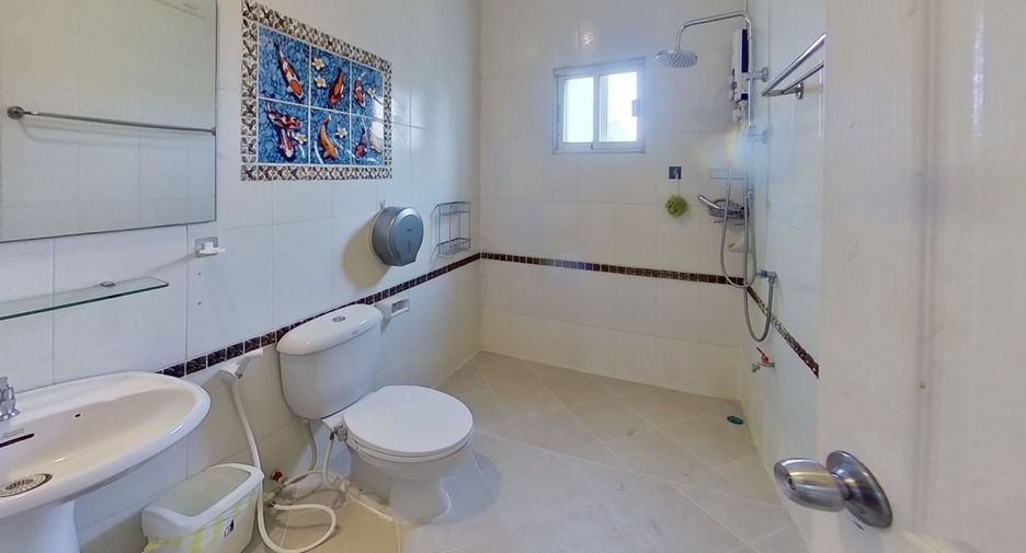 For sale 5 bedrooms townhouse in Mueang Chiang Mai, Chiang Mai