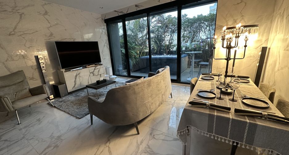 For rent 2 bedrooms condo in Bang Rak, Bangkok