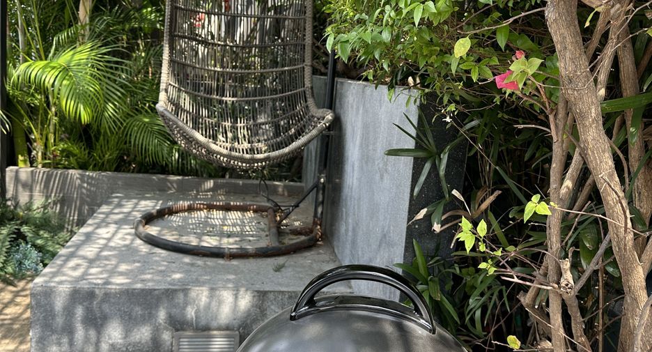 For rent 2 bedrooms condo in Bang Rak, Bangkok
