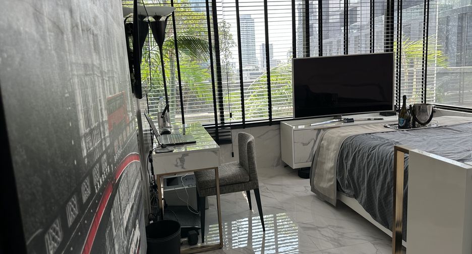 For rent 2 bedrooms condo in Bang Rak, Bangkok