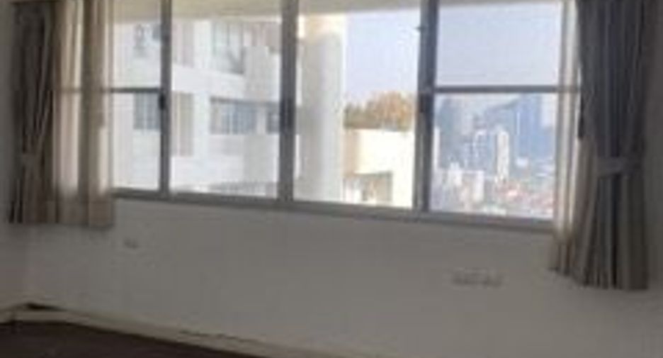 ให้เช่า 4 ห้องนอน คอนโด ใน วัฒนา, กรุงเทพฯ