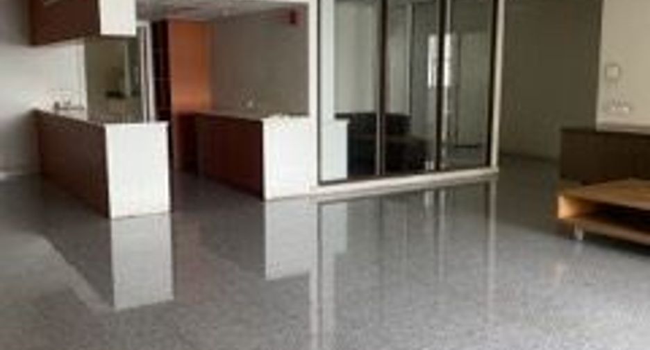 ให้เช่า 4 ห้องนอน คอนโด ใน วัฒนา, กรุงเทพฯ