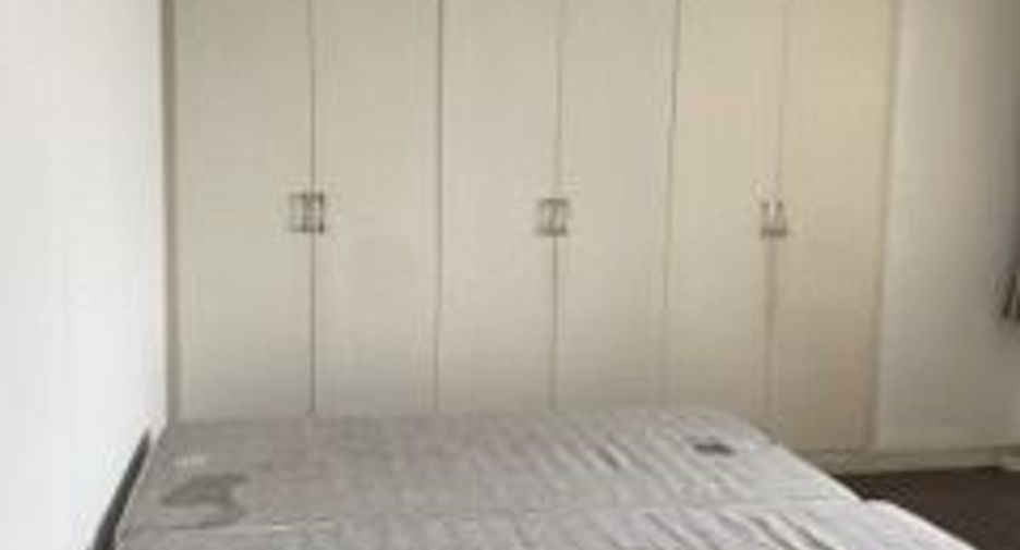 ให้เช่า 4 ห้องนอน คอนโด ใน วัฒนา, กรุงเทพฯ