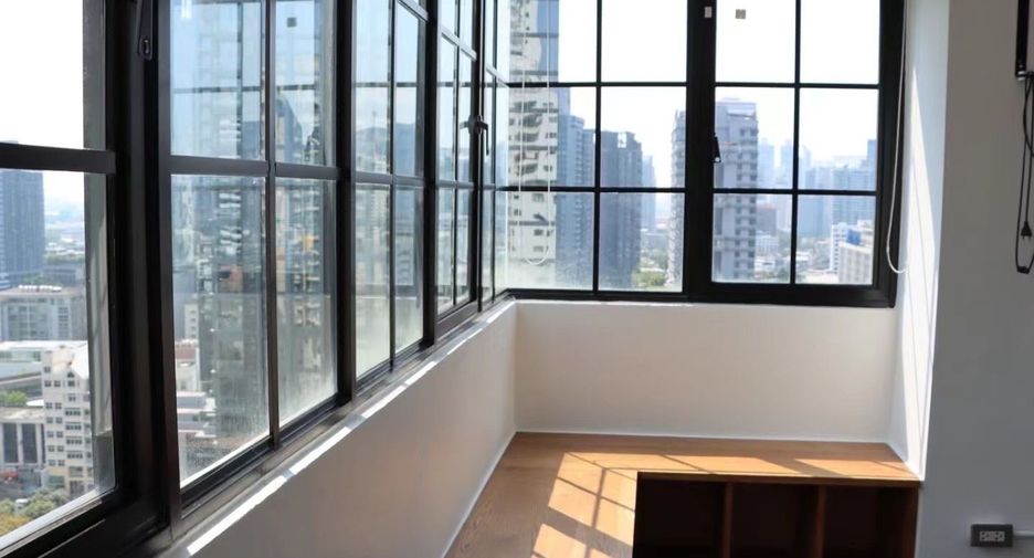 For sale and for rent 3 bedrooms condo in Watthana, Bangkok
