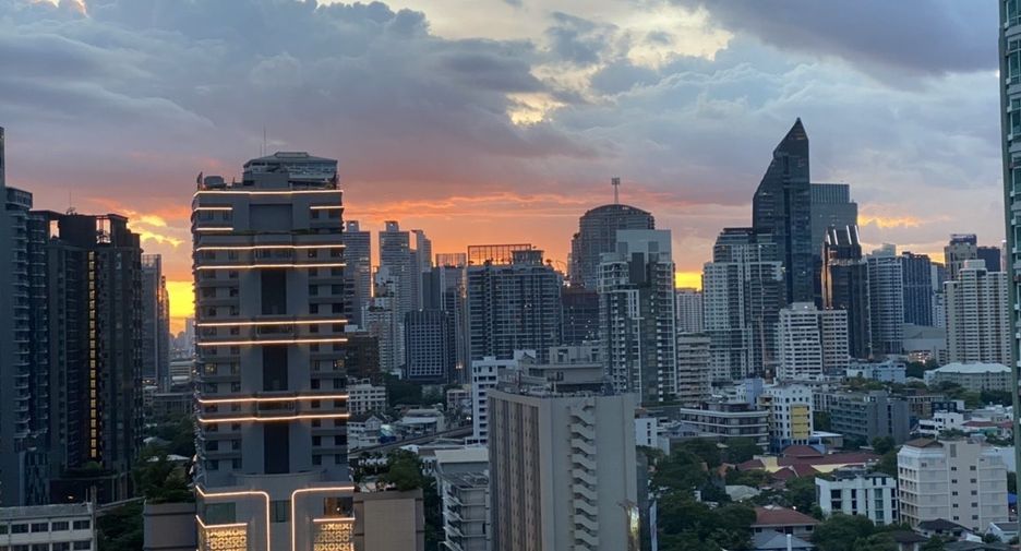 For sale and for rent 3 bedrooms condo in Watthana, Bangkok