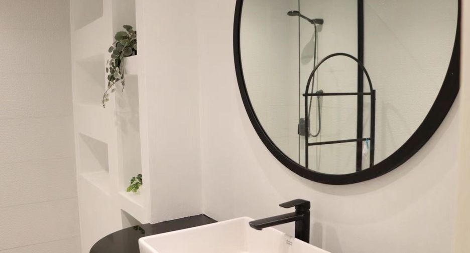 For sale and for rent 3 bedrooms condo in Watthana, Bangkok