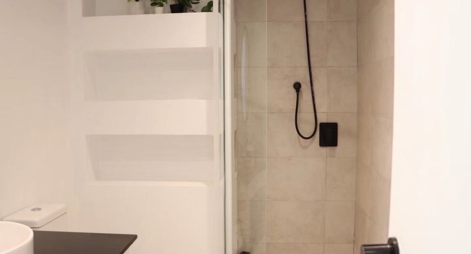 For sale and for rent 3 bedrooms condo in Watthana, Bangkok