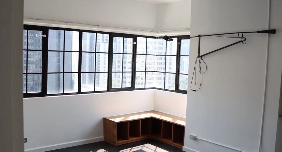 For sale and for rent 3 bedrooms condo in Watthana, Bangkok