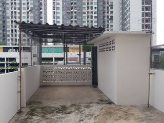 For sale そして for rent 5 ベッドルーム townhouse in Khlong Toei, Bangkok