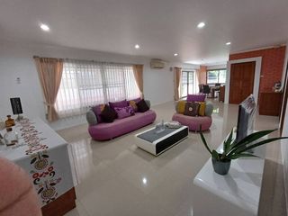 For rent 2 bedrooms apartment in Khlong Toei, Bangkok
