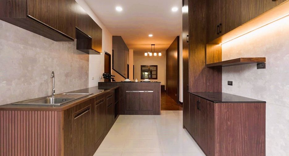Reihenhaus zum Kauf mit 4 Zimmer in Mae Rim, Chiang Mai