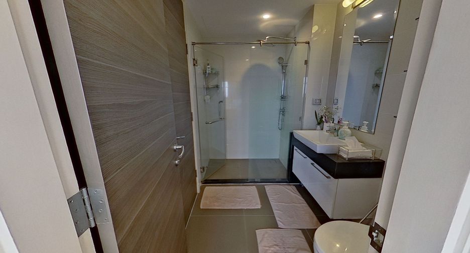 For sale 2 bedrooms condo in Yan Nawa, Bangkok