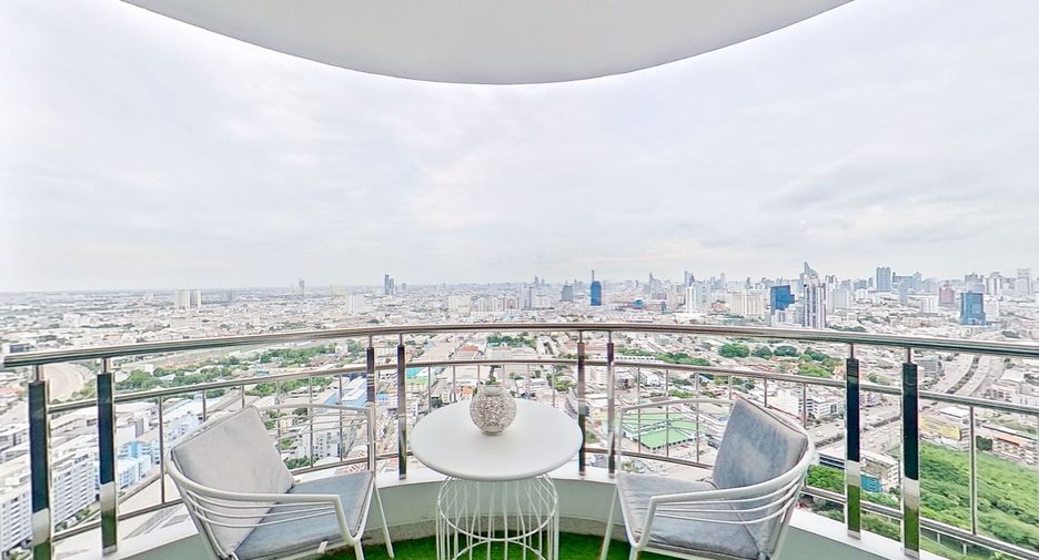 For sale 2 bedrooms condo in Yan Nawa, Bangkok