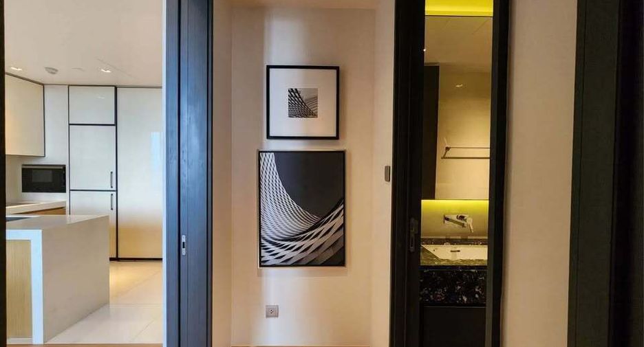 For rent 2 bedrooms condo in Khlong Toei, Bangkok