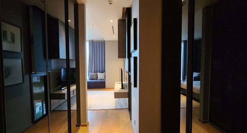For rent 2 bedrooms condo in Khlong Toei, Bangkok