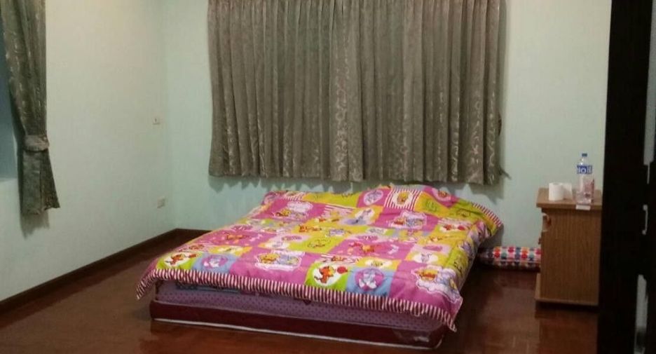 À vendre 4 chambres maison à San Pa Tong, Chiang Mai