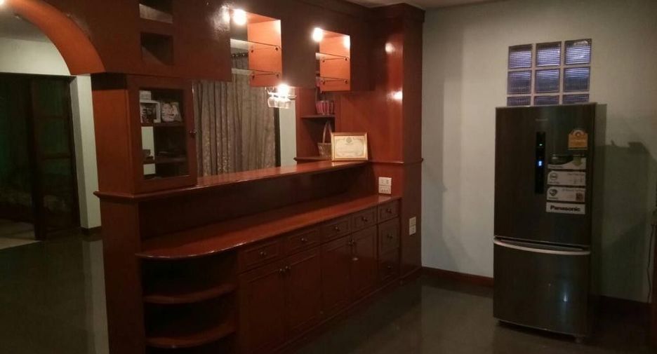 À vendre 4 chambres maison à San Pa Tong, Chiang Mai