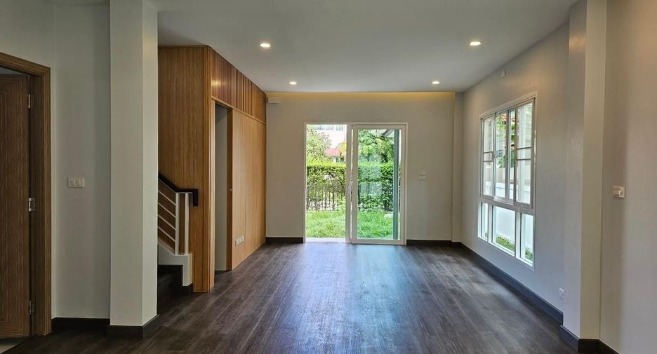 For sale 3 bedrooms house in Saraphi, Chiang Mai