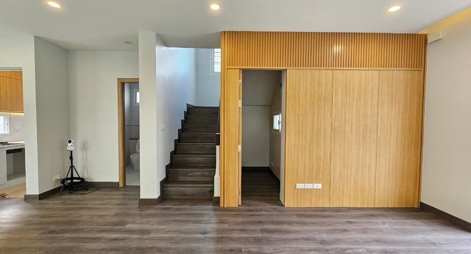 For sale 3 bedrooms house in Saraphi, Chiang Mai