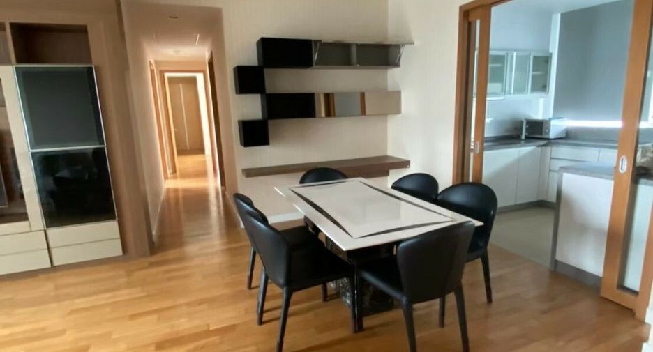 Wohnung zur Miete mit 3 Zimmer in Khlong Toei, Bangkok