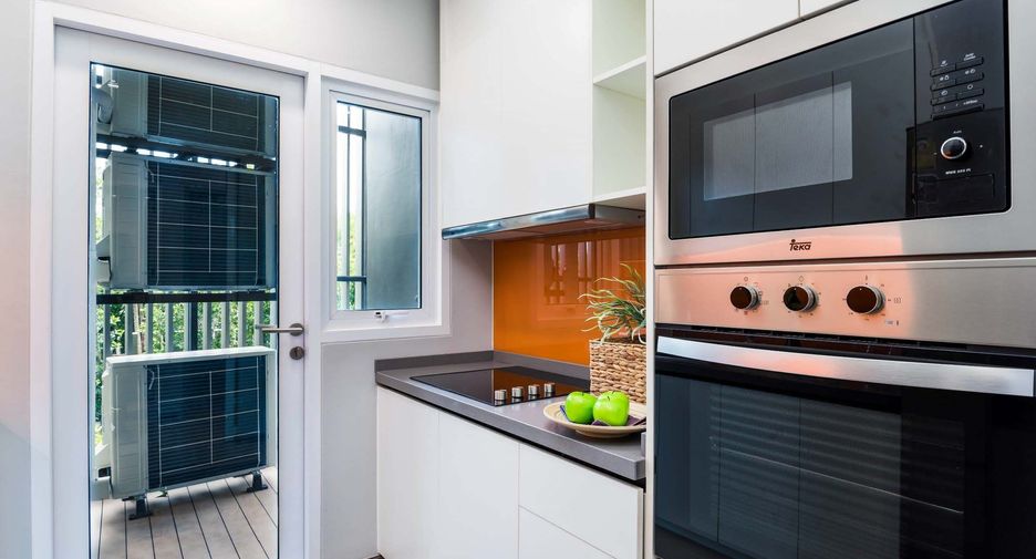 For rent 2 bedrooms condo in Huai Khwang, Bangkok