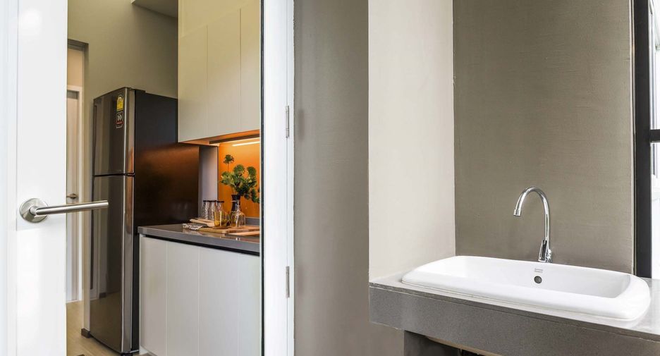 For rent 2 bedrooms condo in Huai Khwang, Bangkok