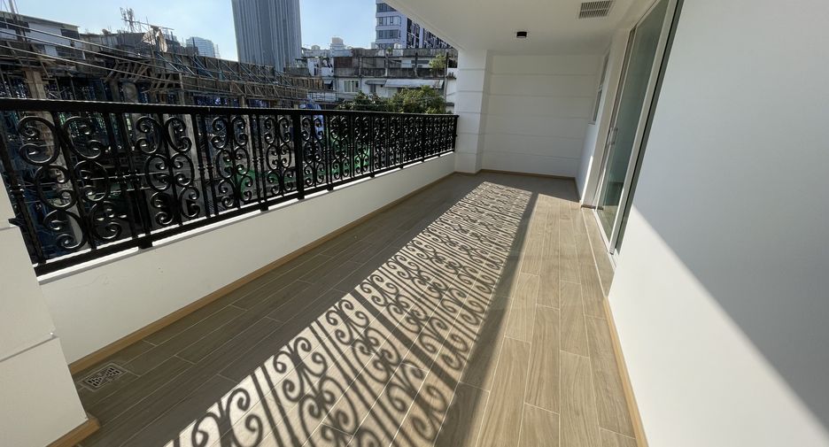 For rent 3 bedrooms apartment in Watthana, Bangkok