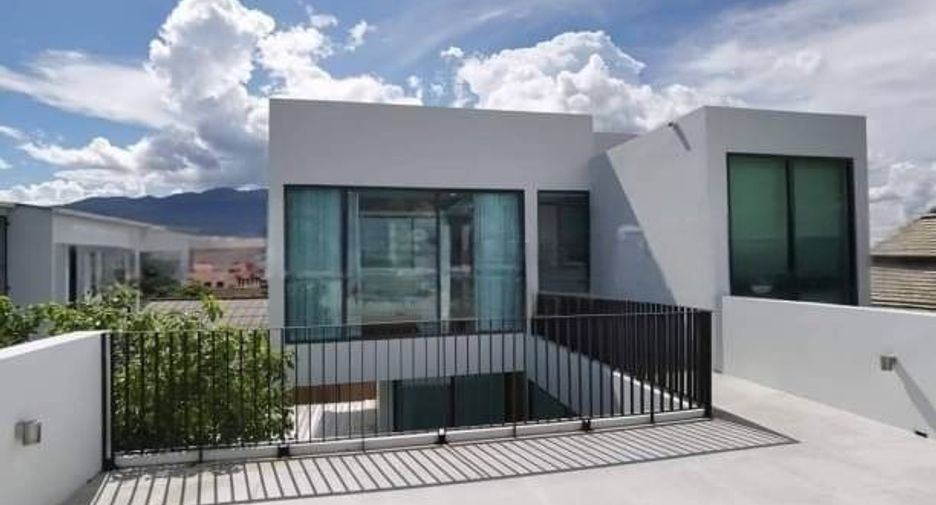 For sale 3 bedrooms villa in Mueang Chiang Mai, Chiang Mai