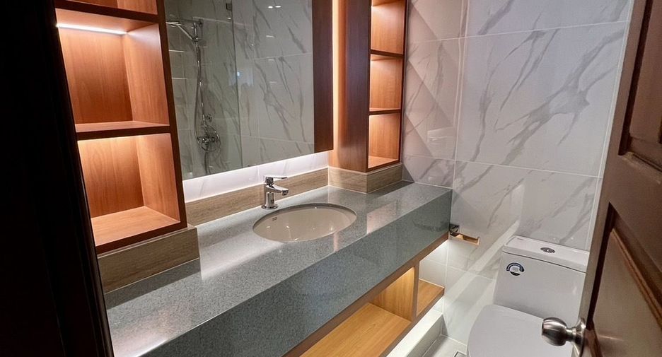 Condo en alquiler de 2 habitaciones en Pathum Wan, Bangkok