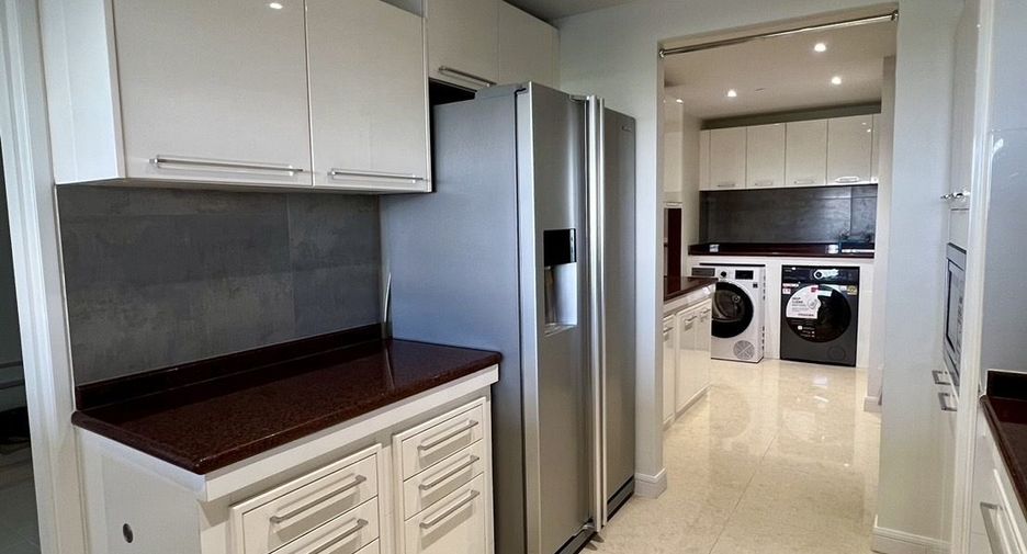 Condo en alquiler de 2 habitaciones en Pathum Wan, Bangkok