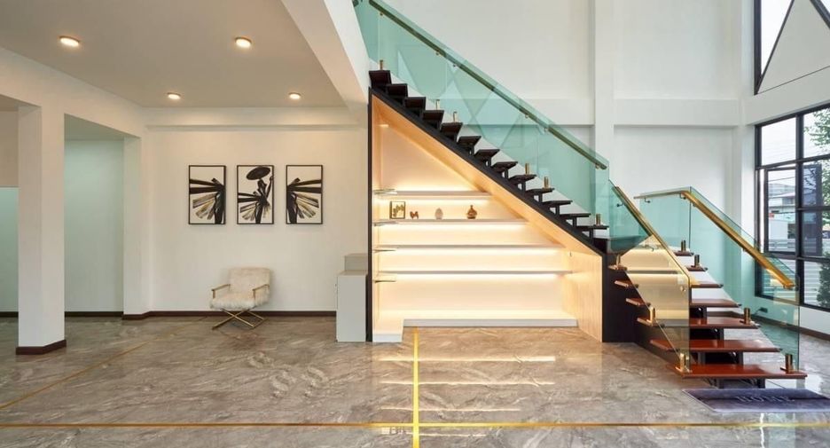 For sale 3 bedrooms retail Space in San Sai, Chiang Mai