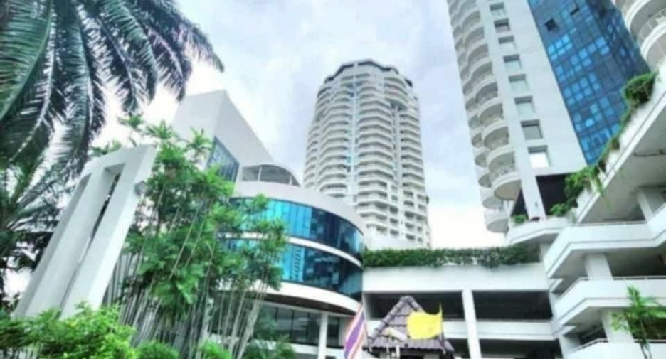 For rent 2 bedrooms condo in Bang Na, Bangkok