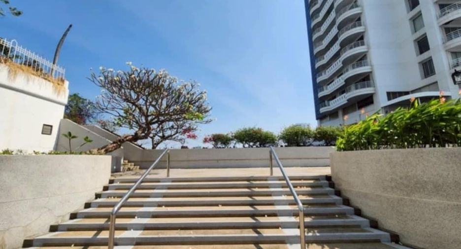 For rent 2 bedrooms condo in Bang Na, Bangkok