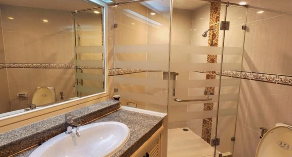 For rent 2 bedrooms condo in Bang Na, Bangkok