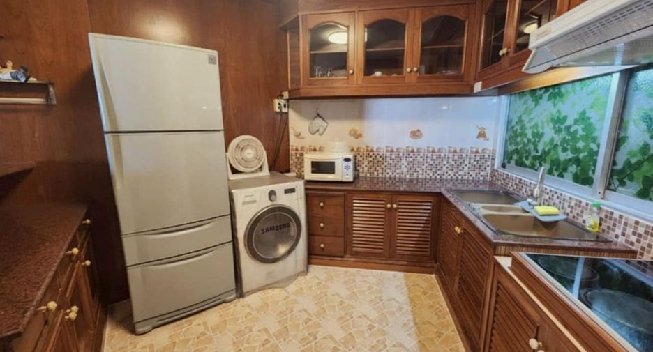 For rent 2 bedrooms condo in Bang Na, Bangkok