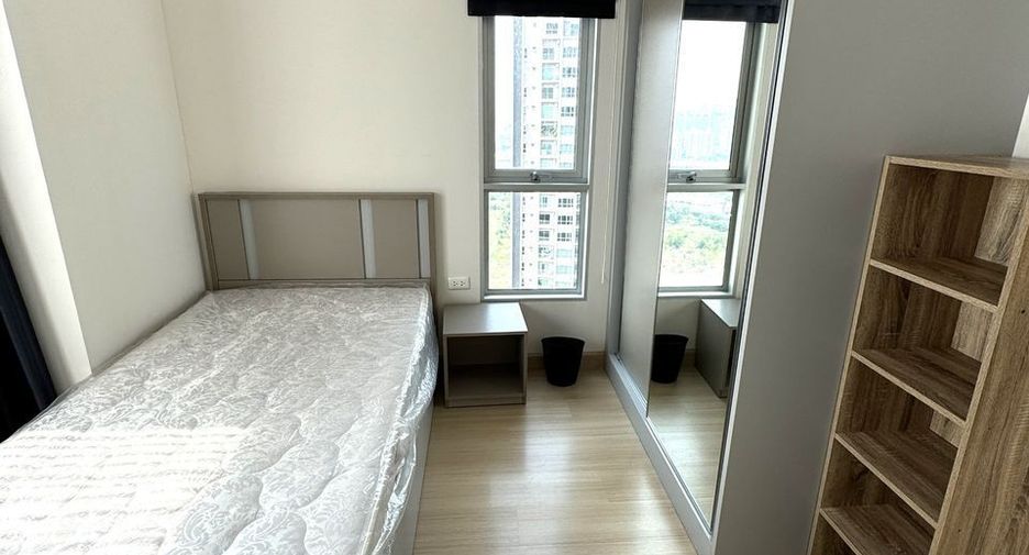 For rent 2 bedrooms condo in Huai Khwang, Bangkok
